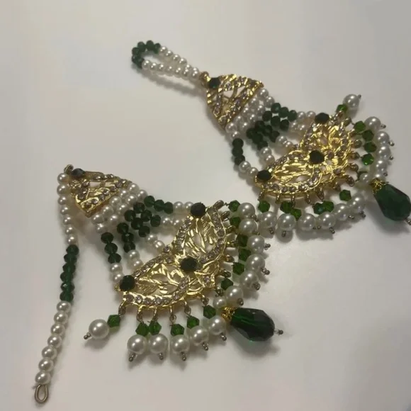 Eclectic Statement Kundan Style Indian Earrings Gold W/Green White Beads New - Picture 9 of 9